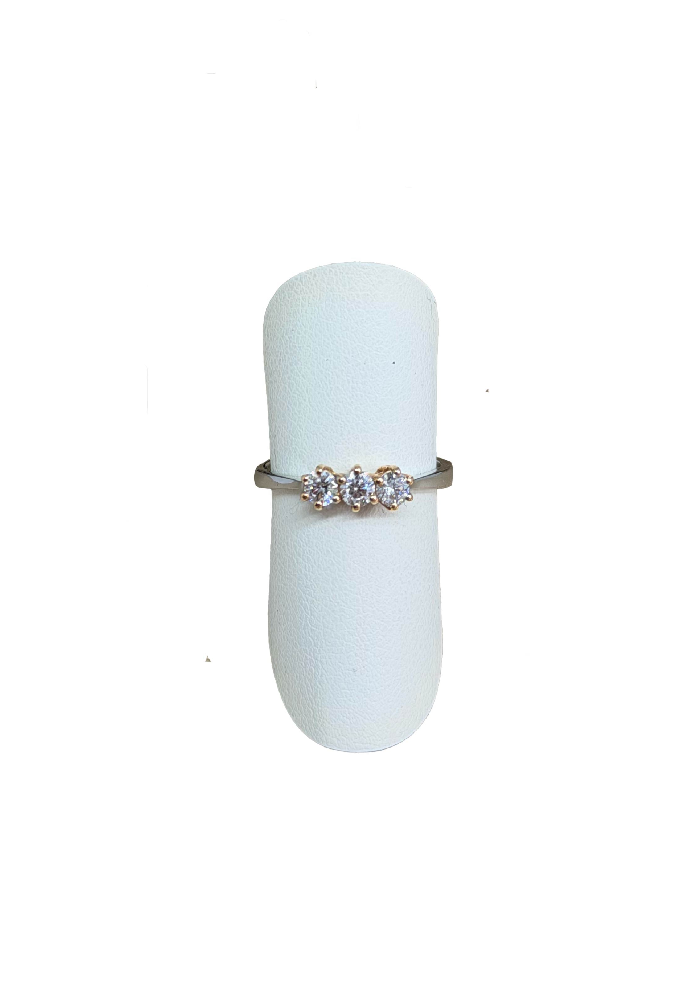 Anello trilogy brillanti