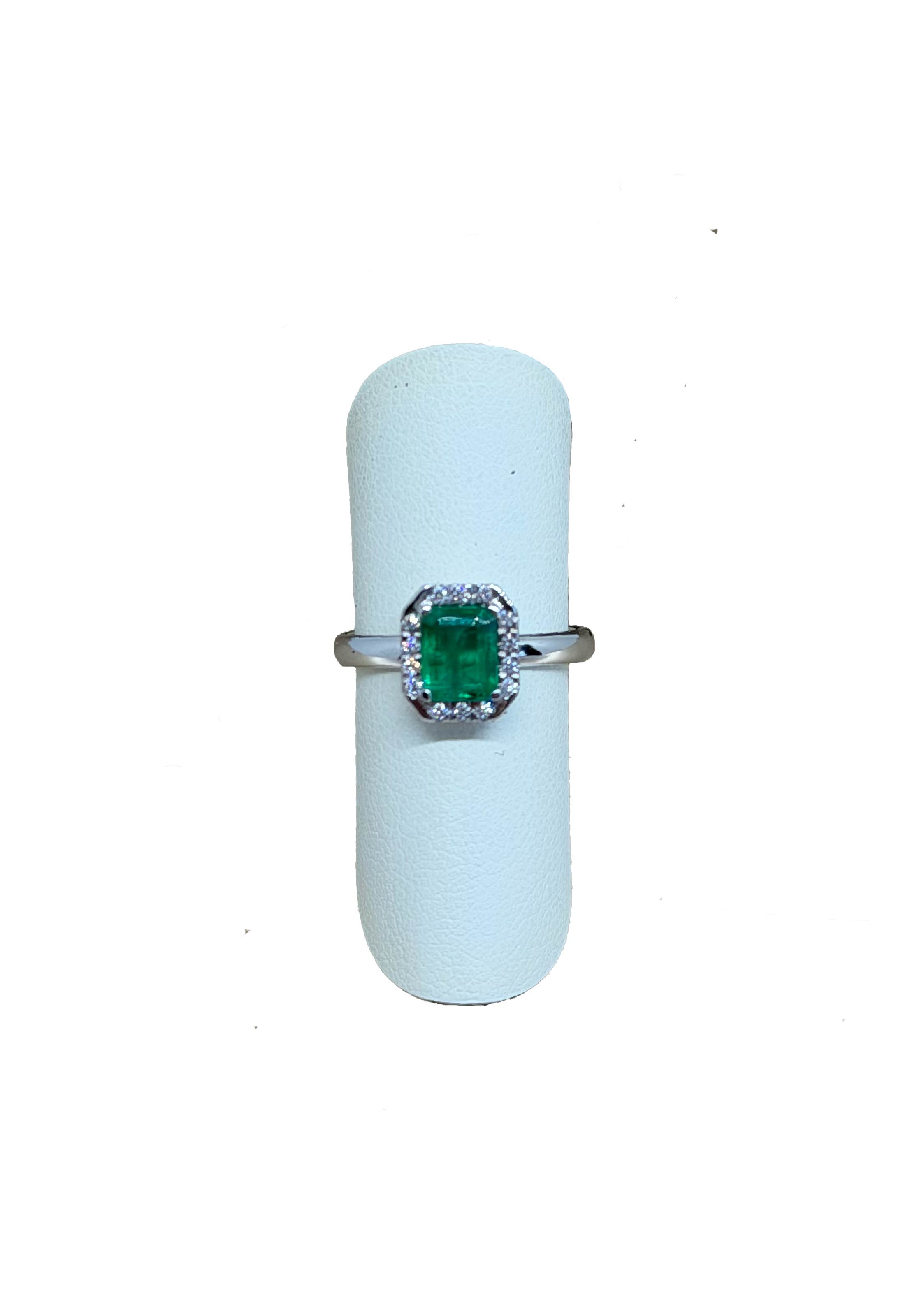 Anello smeraldo e brillanti