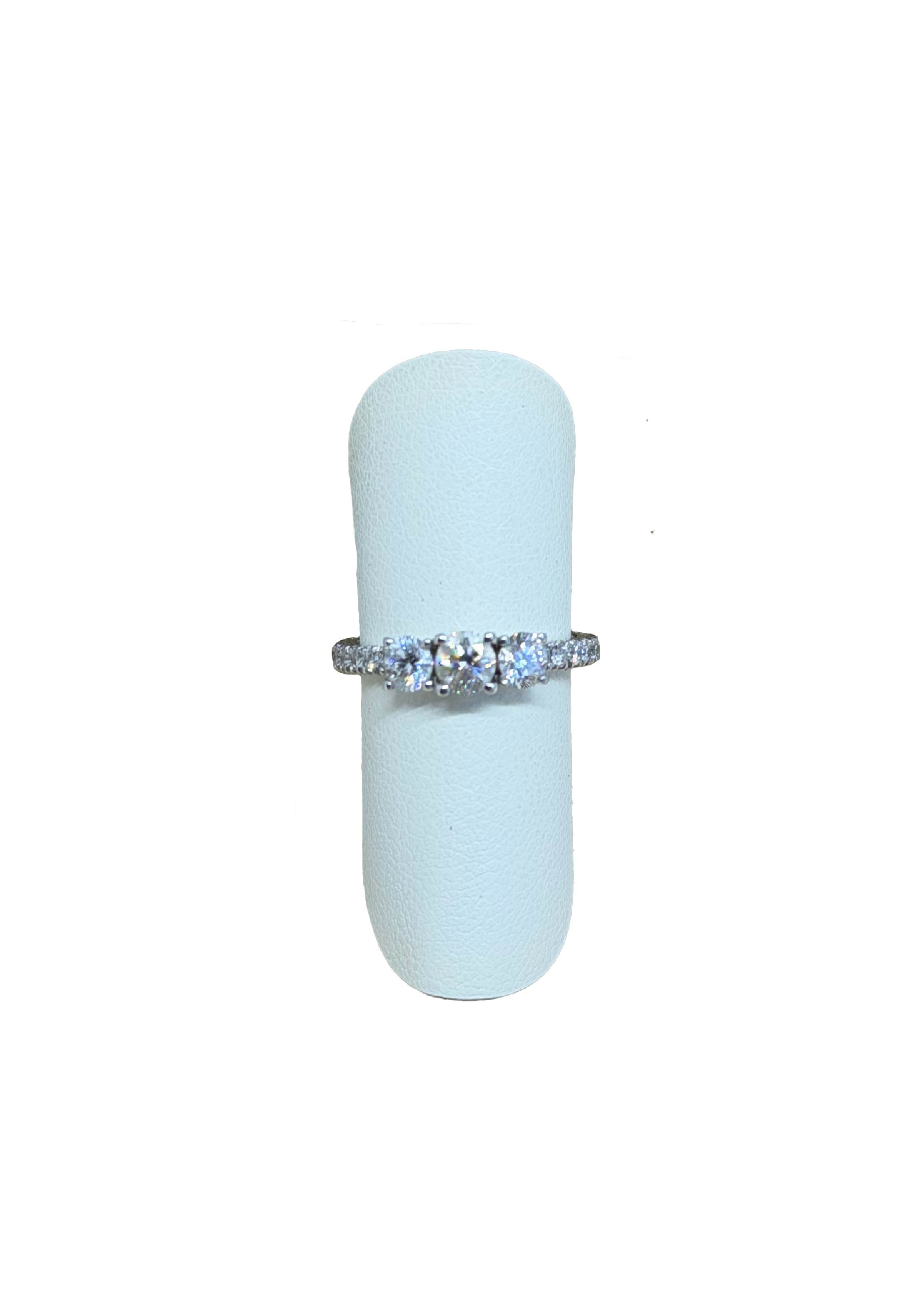 Anello trilogy brillanti