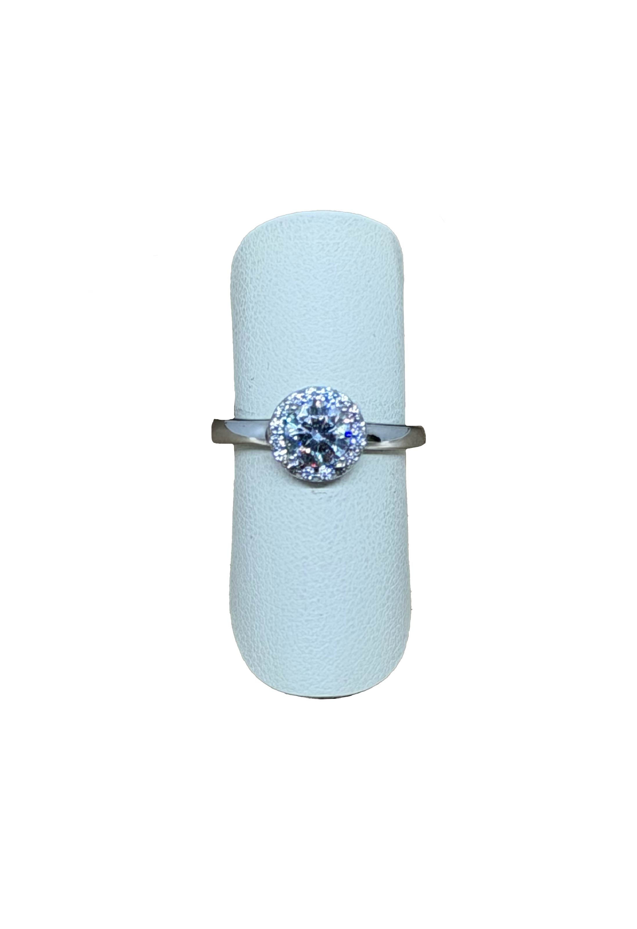 Anello con zirconi
