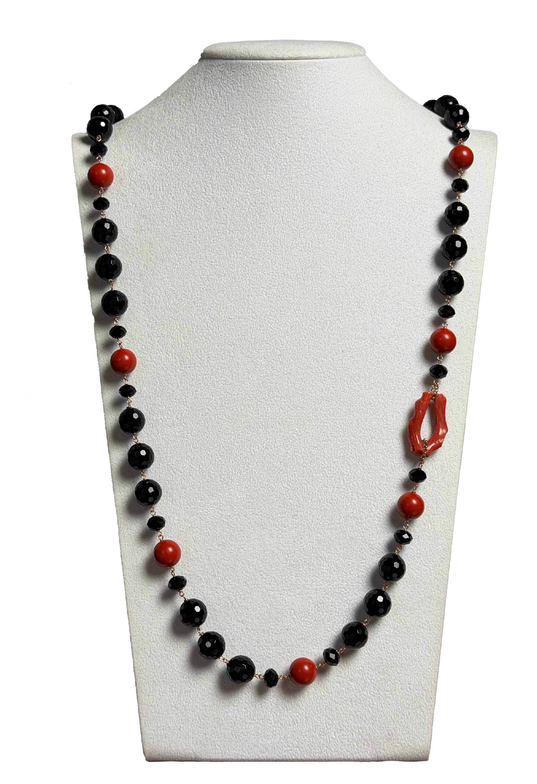 Collana agata nera, corallo sardo e corallo rosso