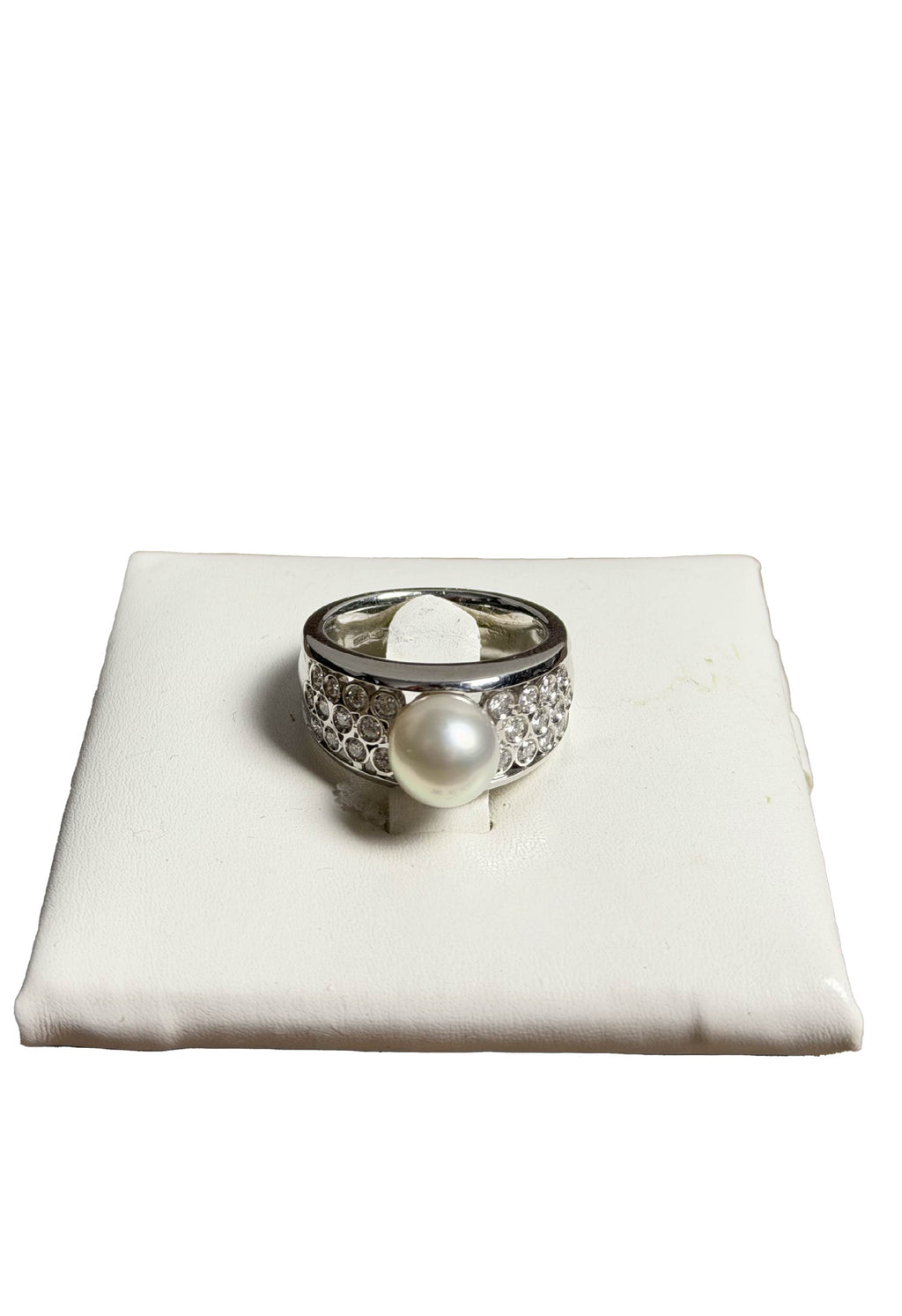 Anello Damiani perla e brillanti