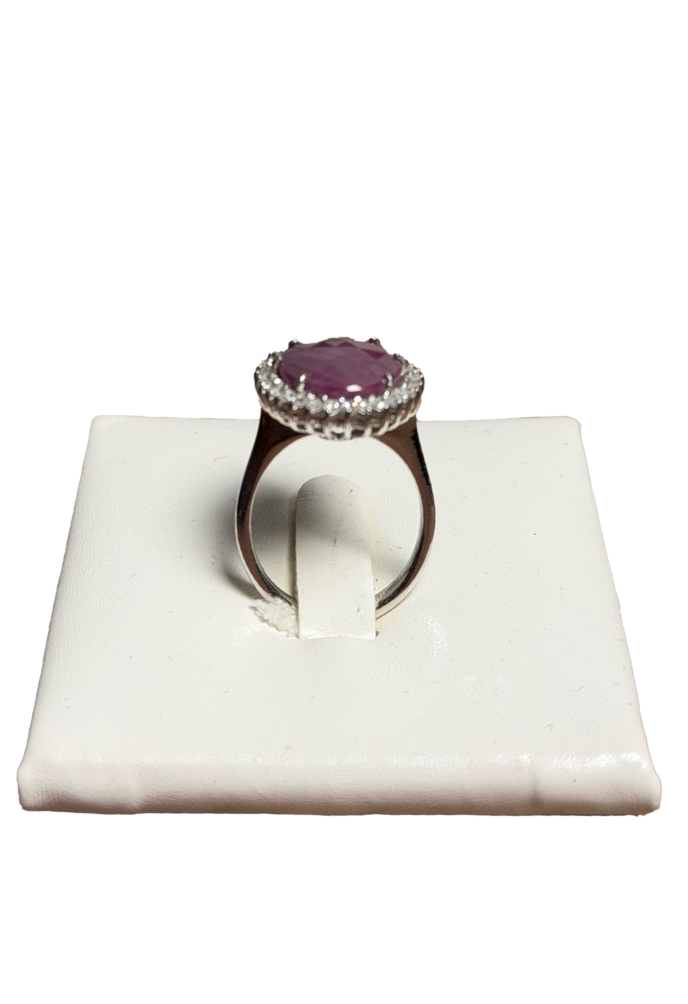 Anello rubino flat brillanti