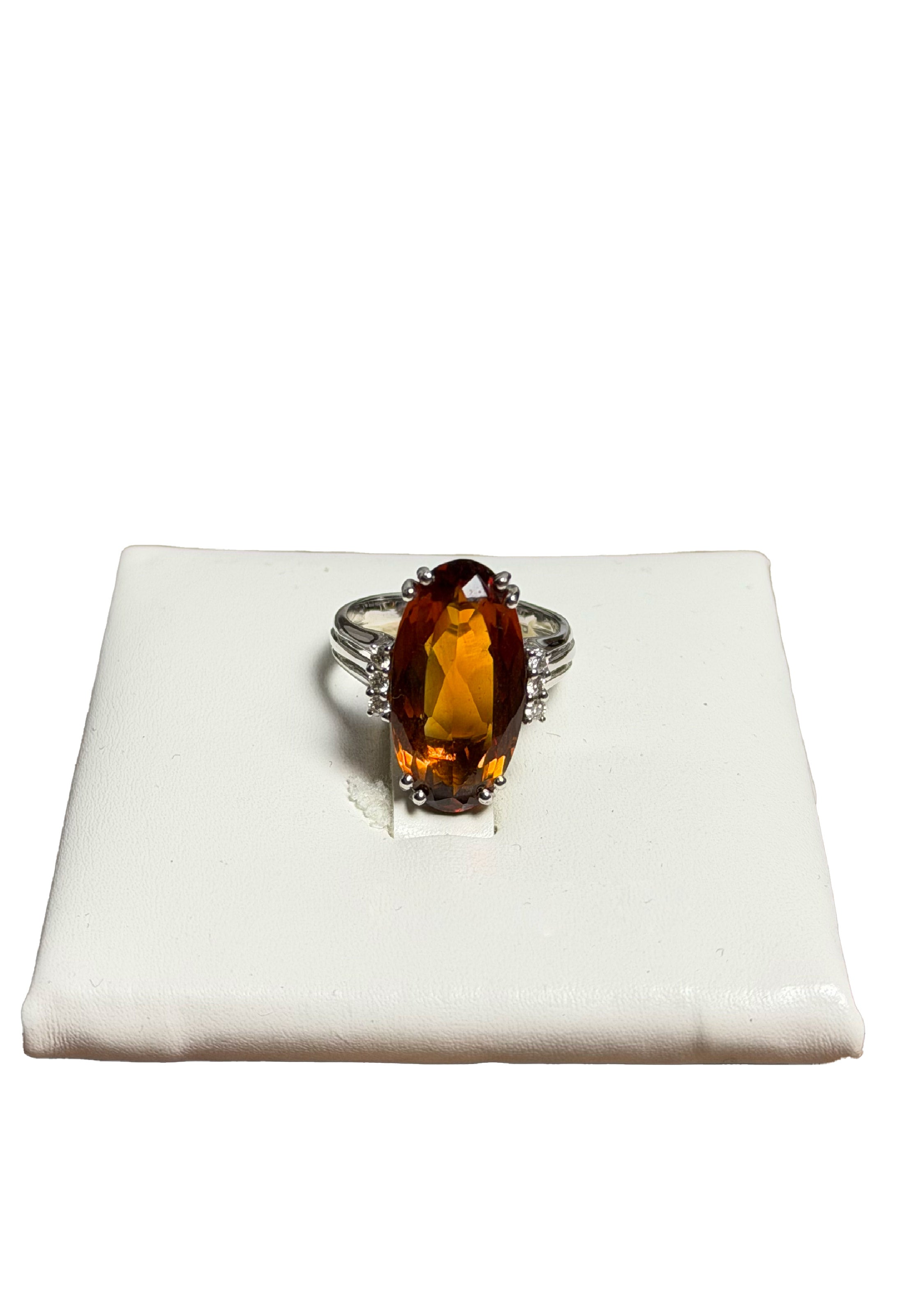 Anello quarzo brillanti