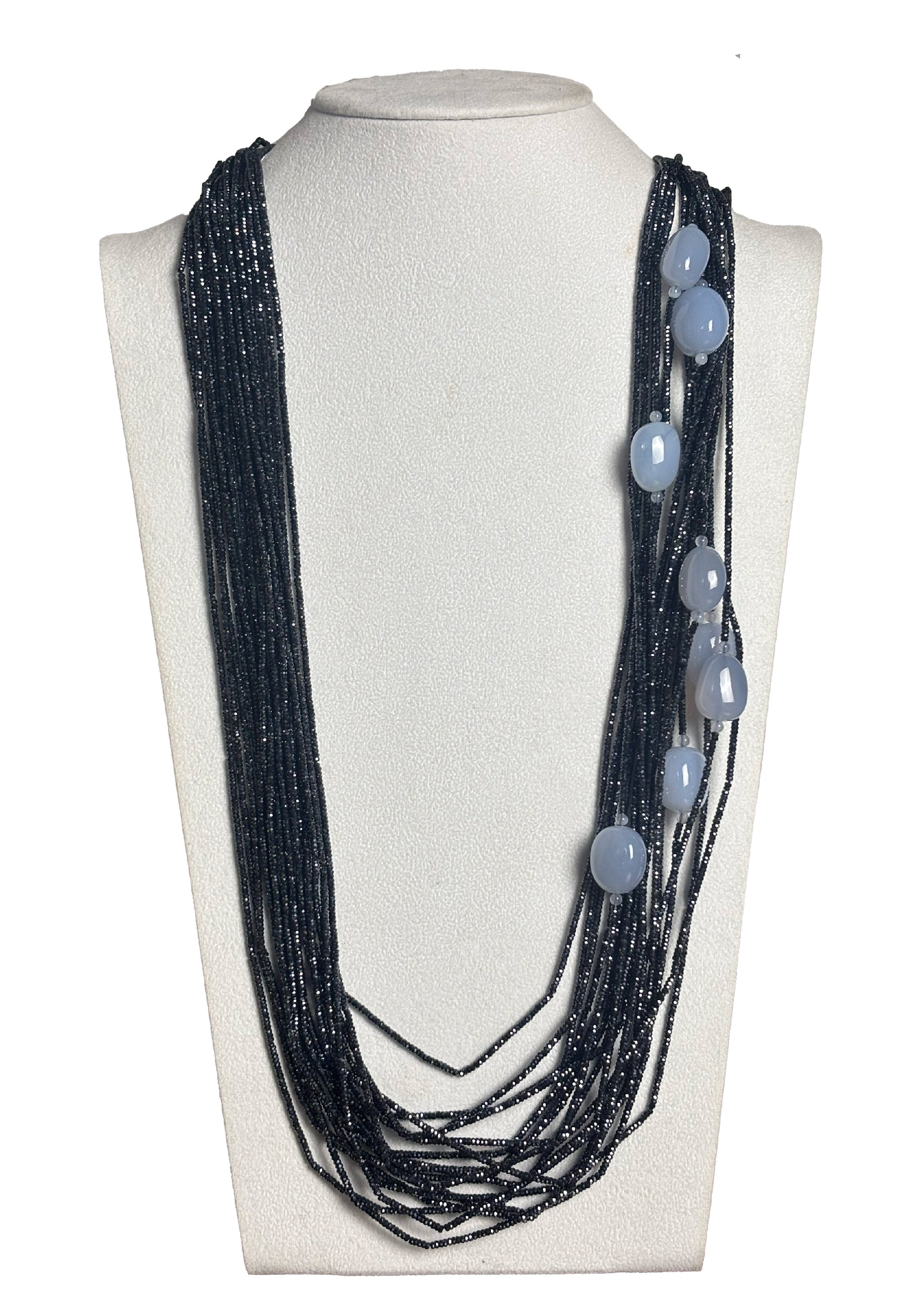 Collana rugiada Rajola spinello calcedonio