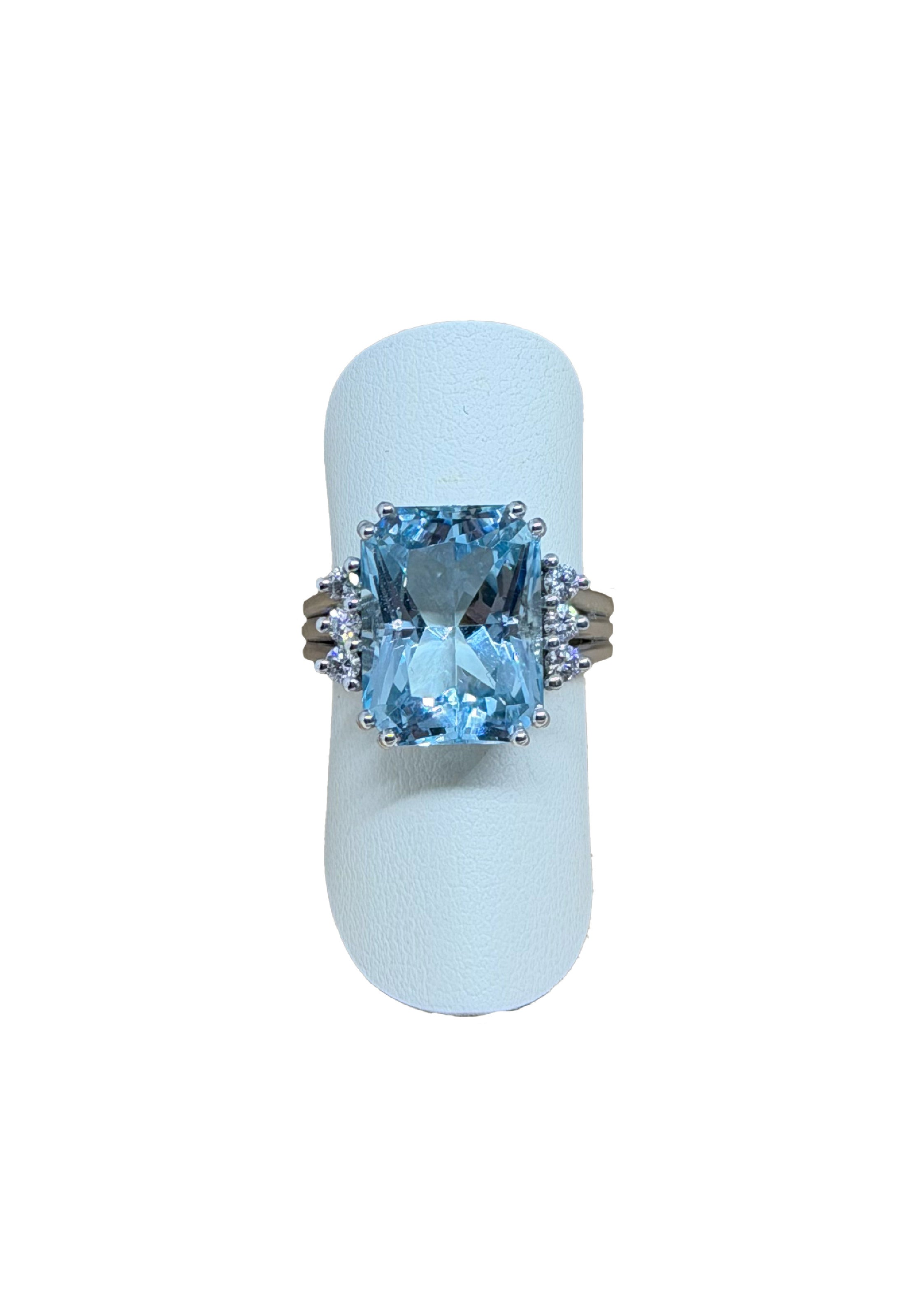 Anello acquamarina brillanti