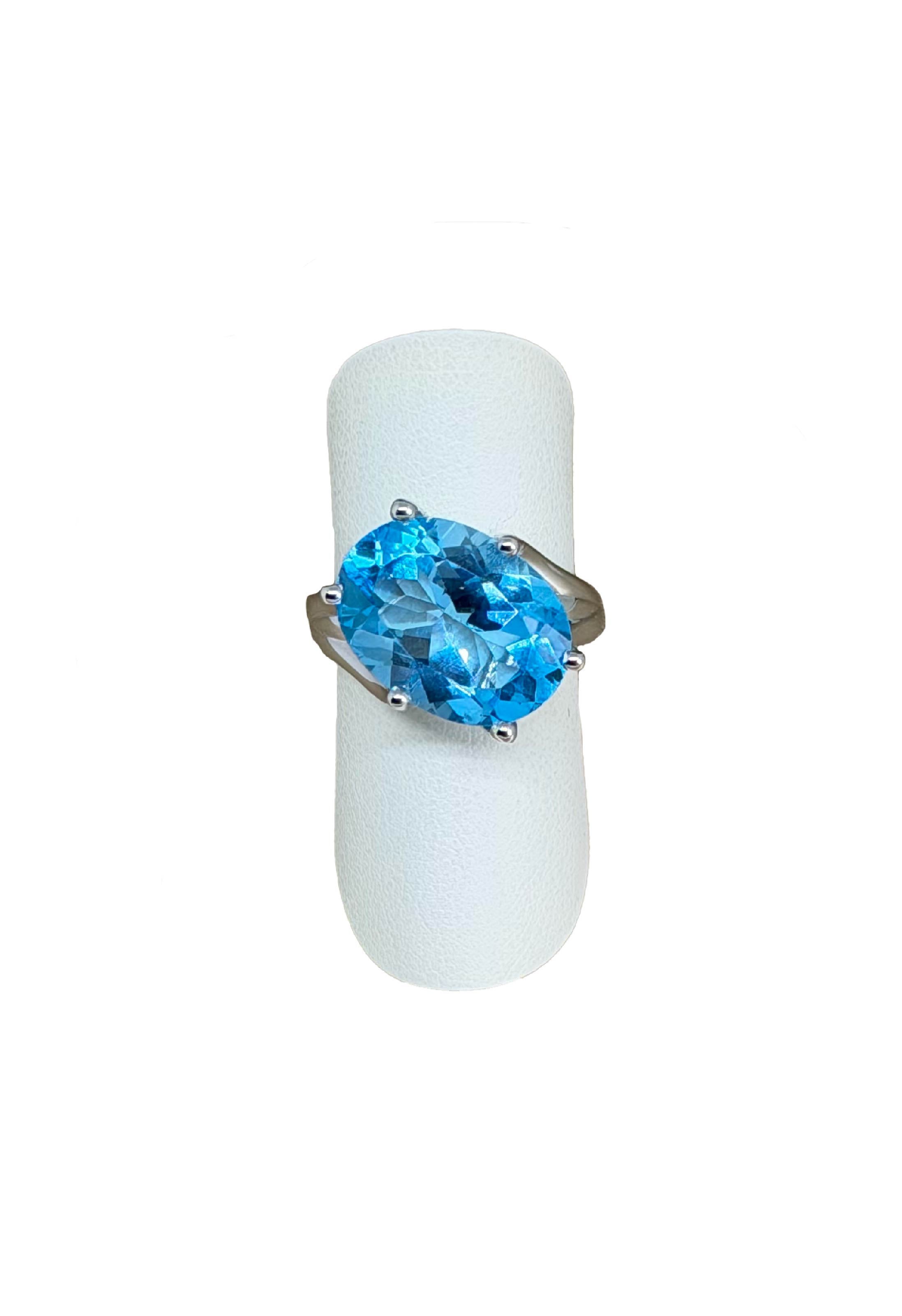 Anello topazio ovale