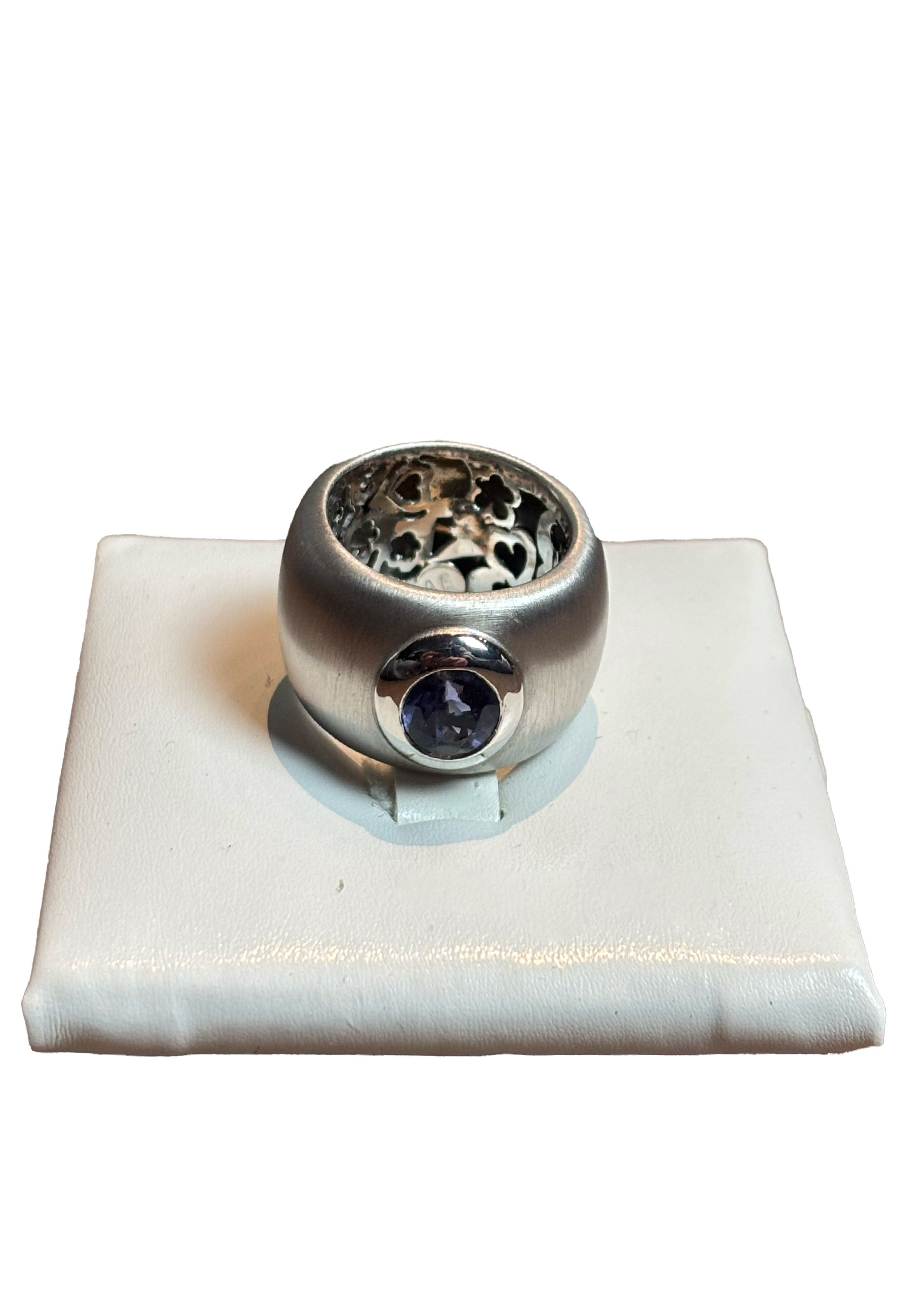 Anello oro bianco iolite