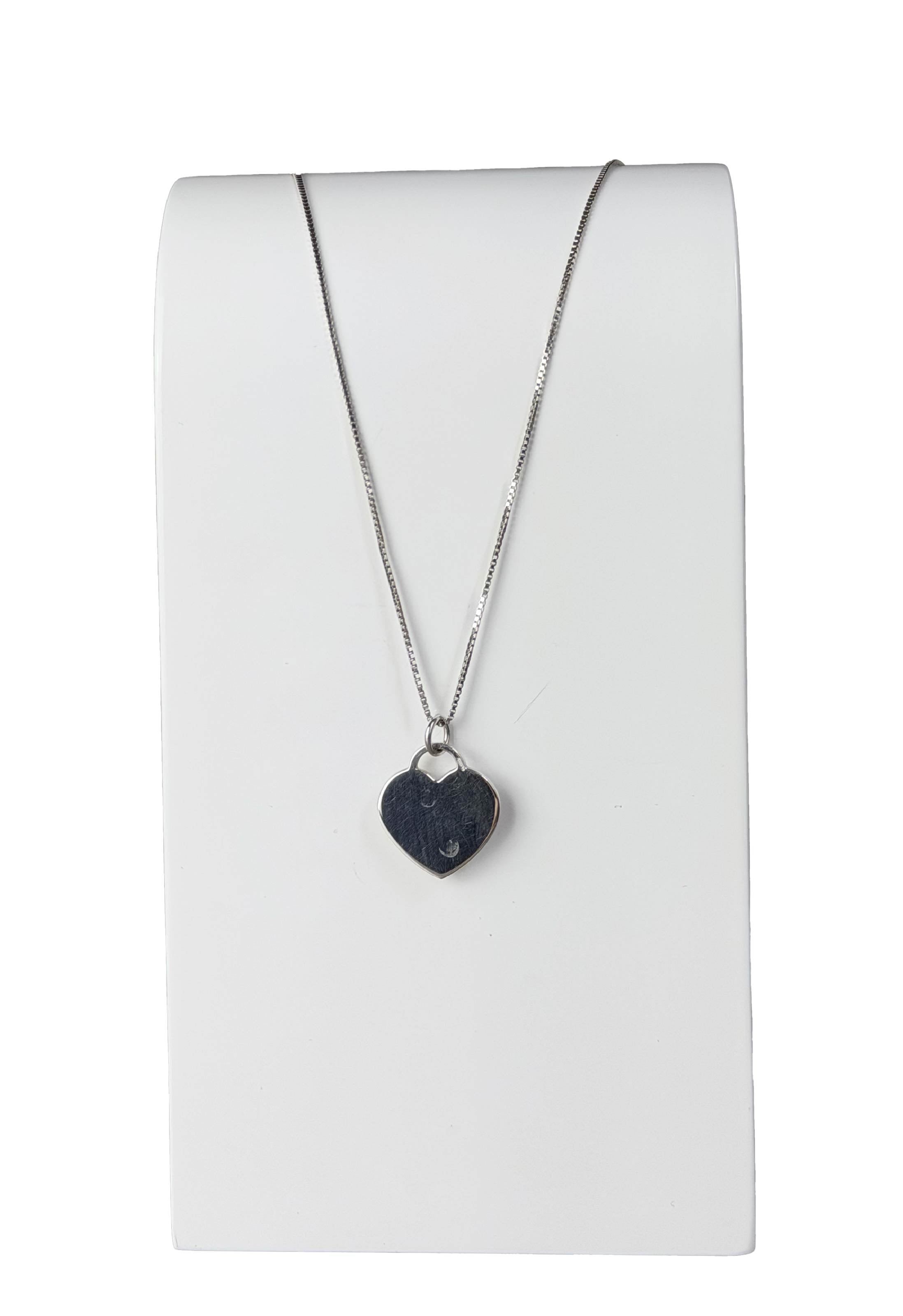 Piastrine con girocolli personalizzabili