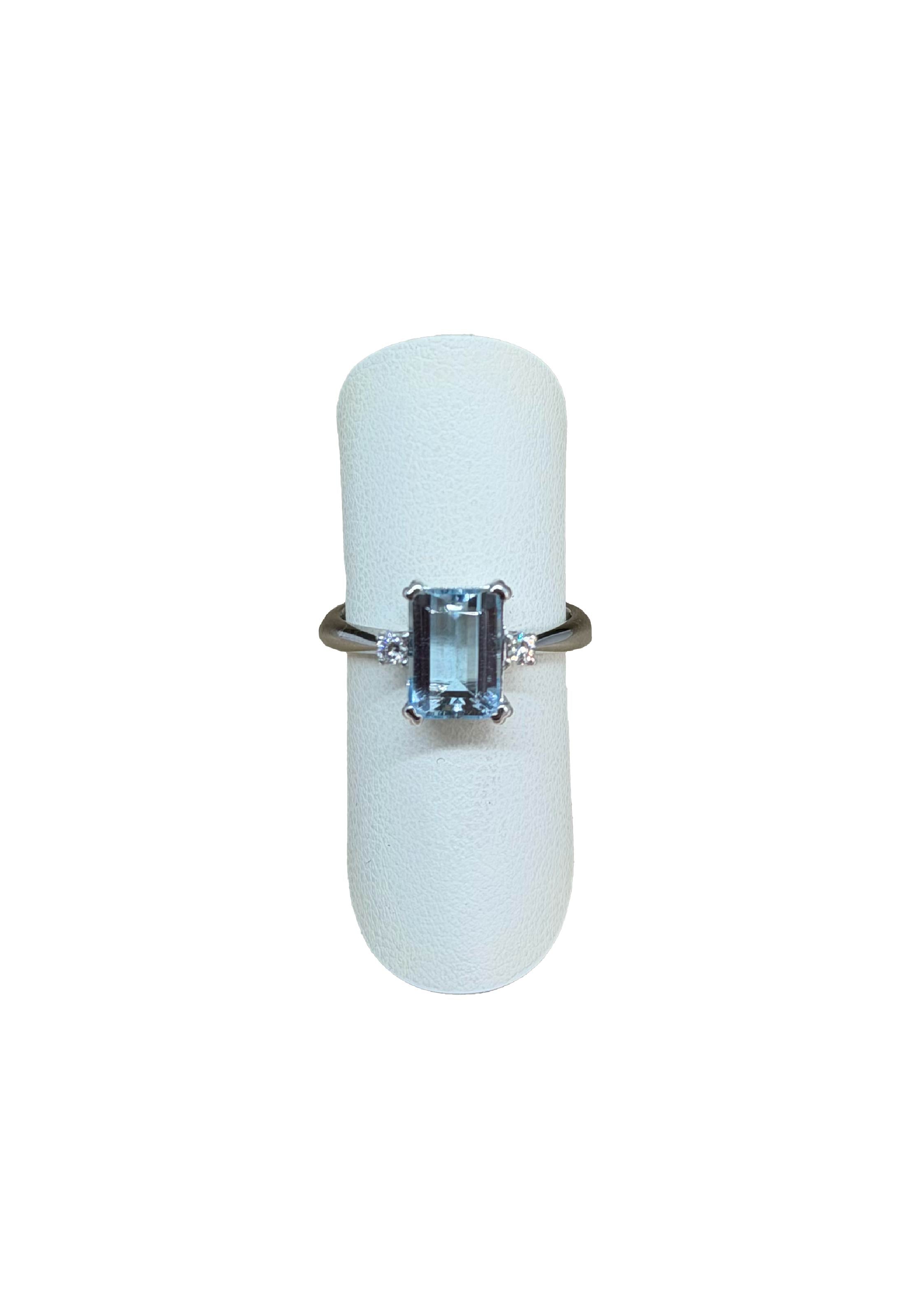 Anello acquamarina ottagonale e brillanti