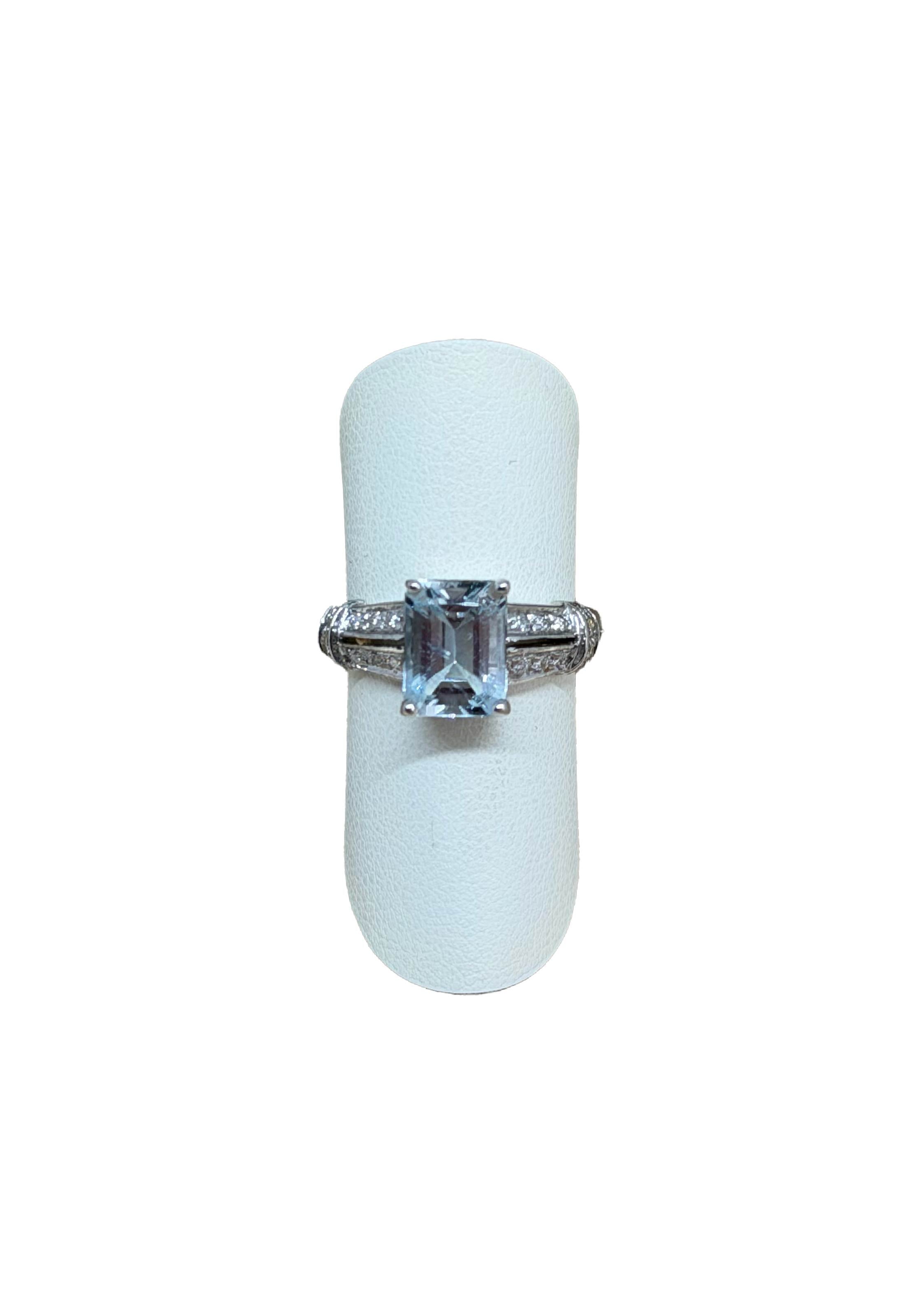 Anello acquamarina ottagonale e brillanti