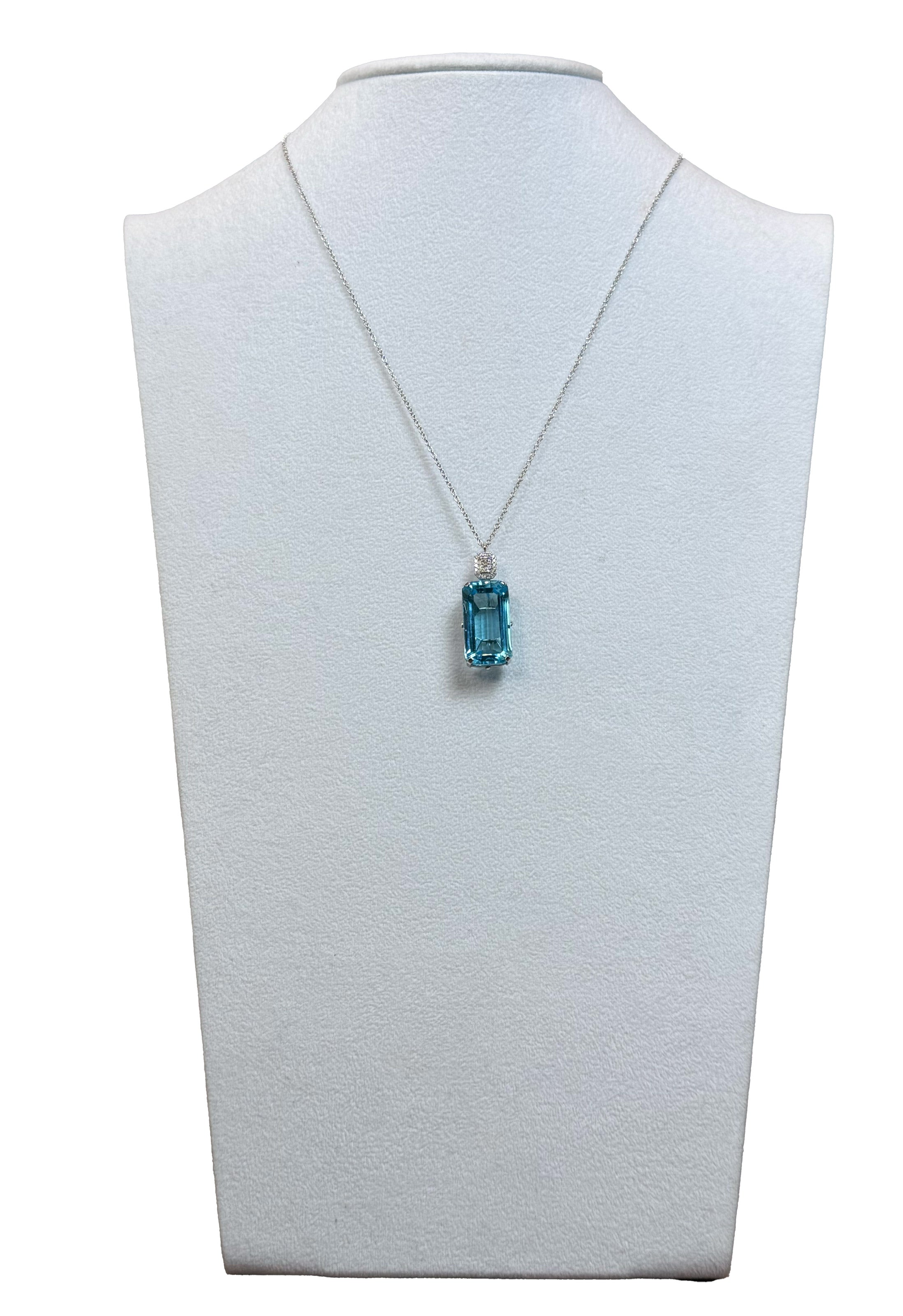 Girocollo topazio azzurro brillanti