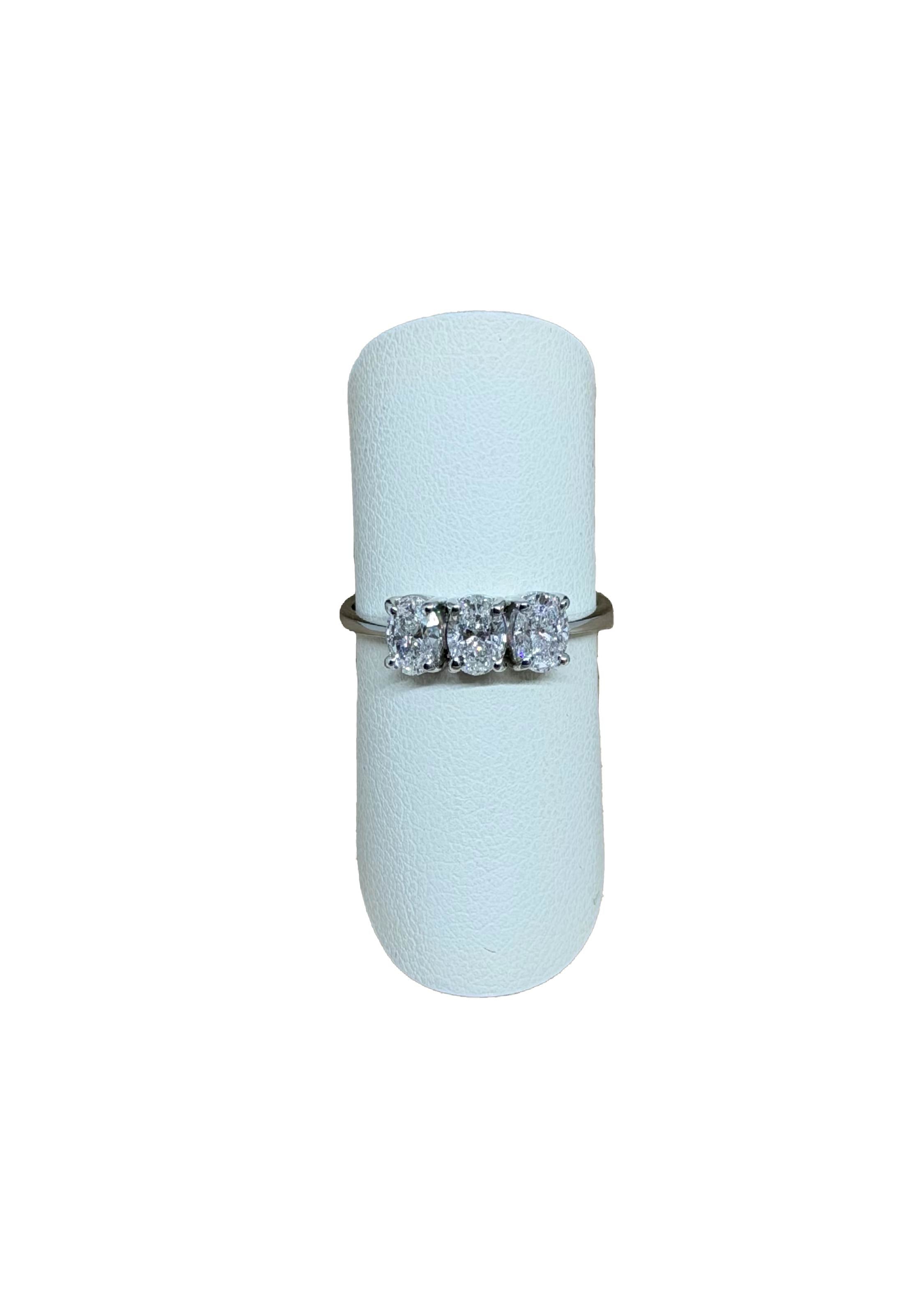 Anello trilogy brillanti